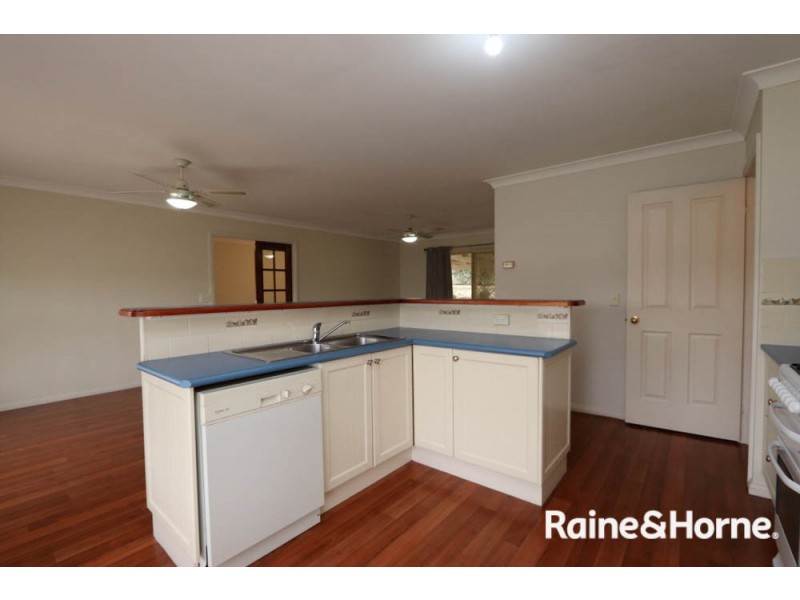 2 Hassall Grove, Kelso NSW 2795