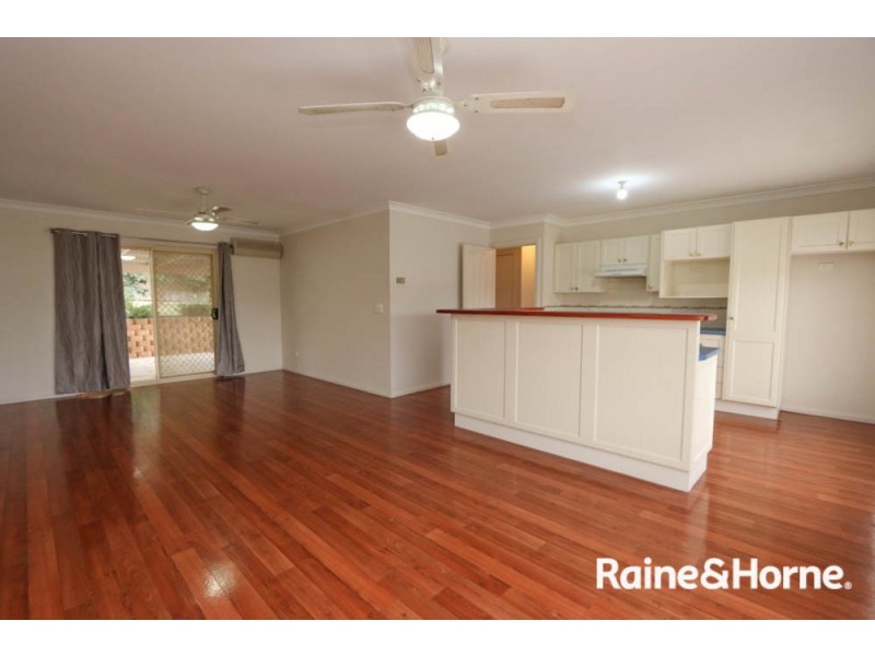 2 Hassall Grove, Kelso NSW 2795