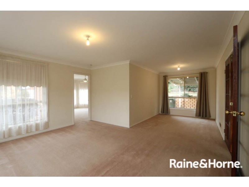 2 Hassall Grove, Kelso NSW 2795