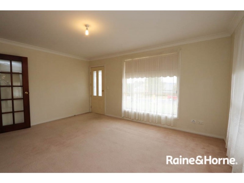 2 Hassall Grove, Kelso NSW 2795