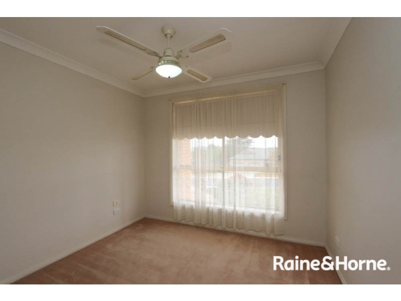 2 Hassall Grove, Kelso NSW 2795