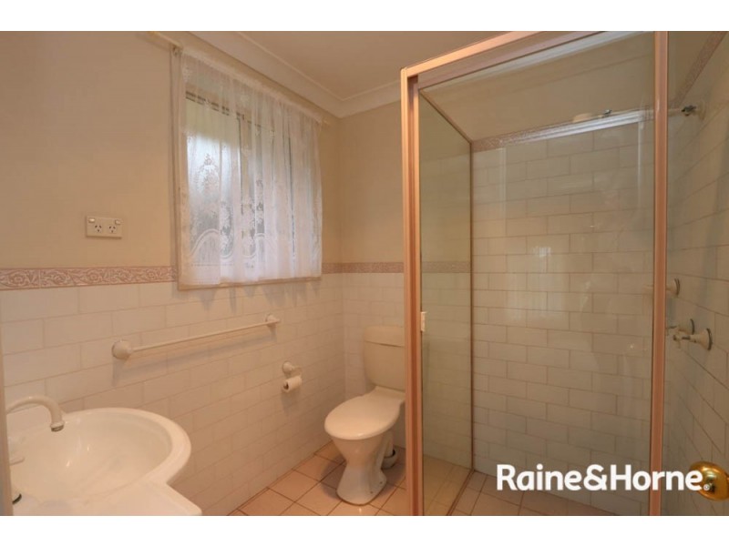 2 Hassall Grove, Kelso NSW 2795