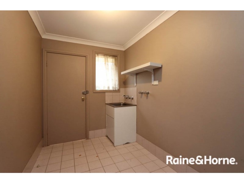 2 Hassall Grove, Kelso NSW 2795