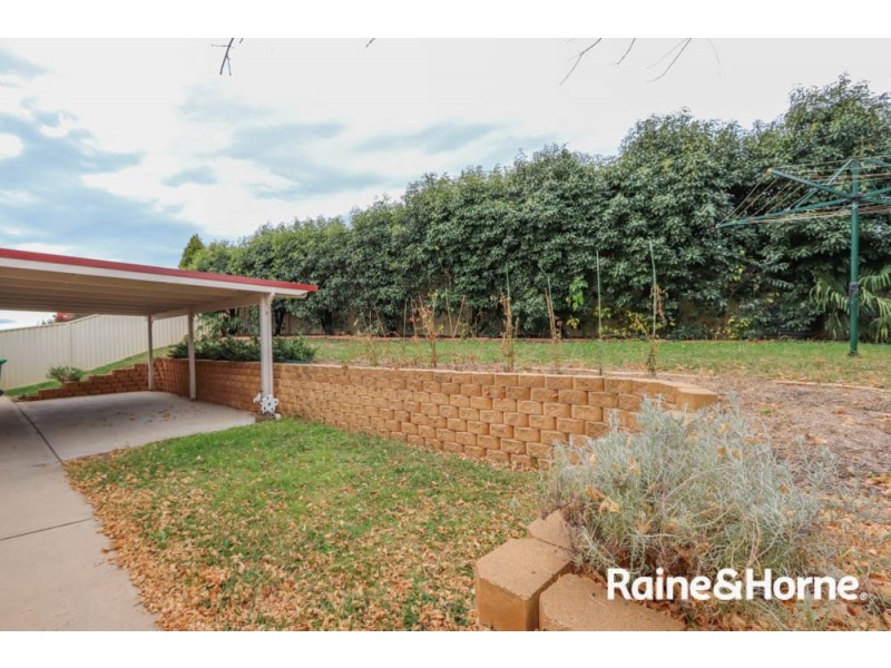 2 Hassall Grove, Kelso NSW 2795