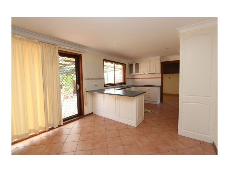 17 Ranken Street, Eglinton NSW 2795