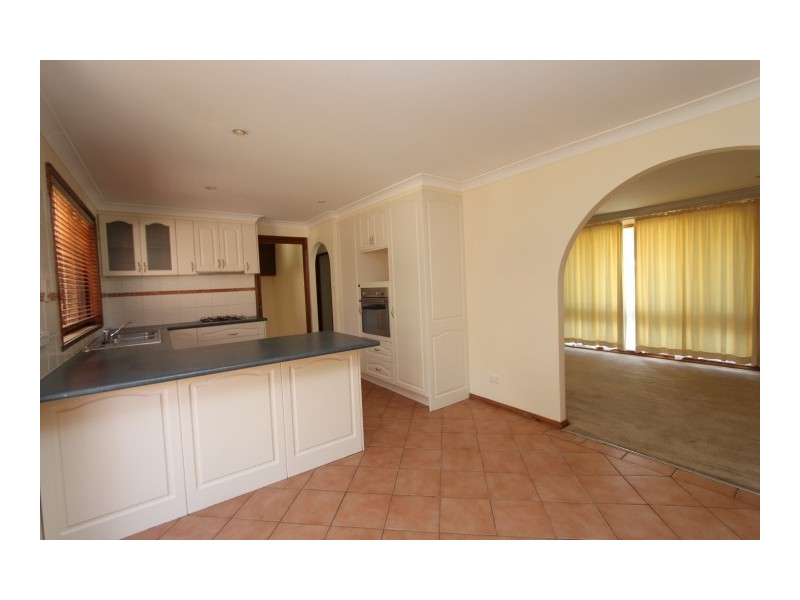 17 Ranken Street, Eglinton NSW 2795