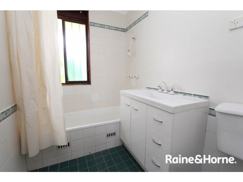 1 Mooreshead Place, Kelso NSW 2795