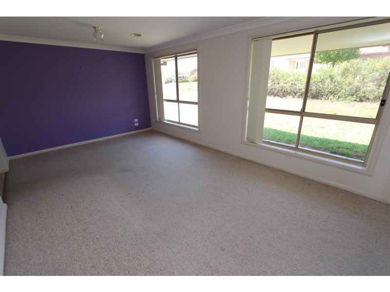 2 Darwin  Drive, Bathurst NSW 2795