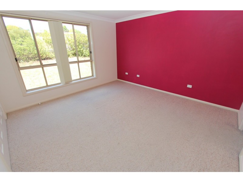 2 Darwin  Drive, Bathurst NSW 2795