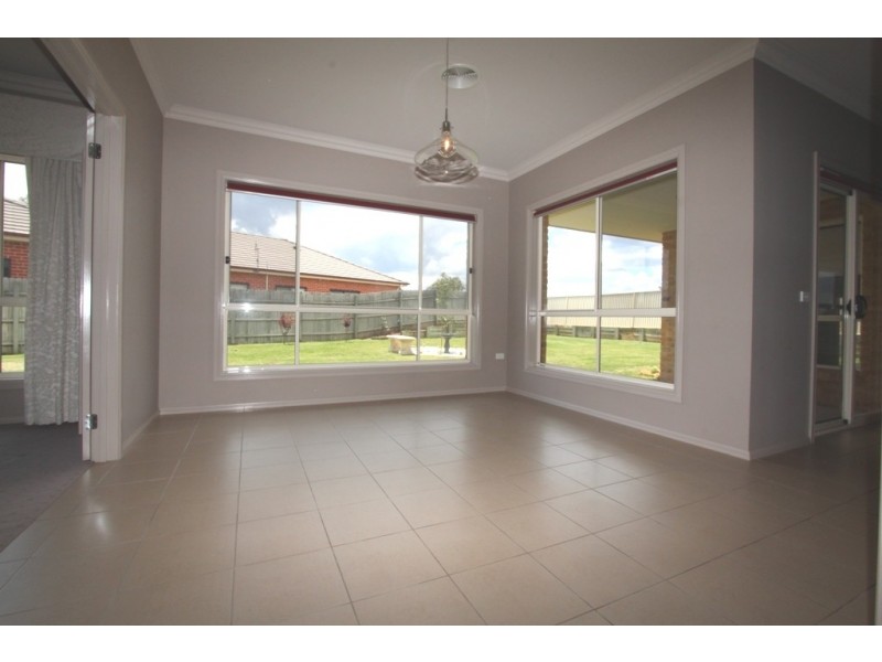 7 Shackleton Place, Bathurst NSW 2795