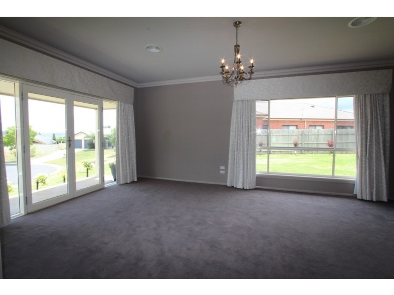 7 Shackleton Place, Bathurst NSW 2795