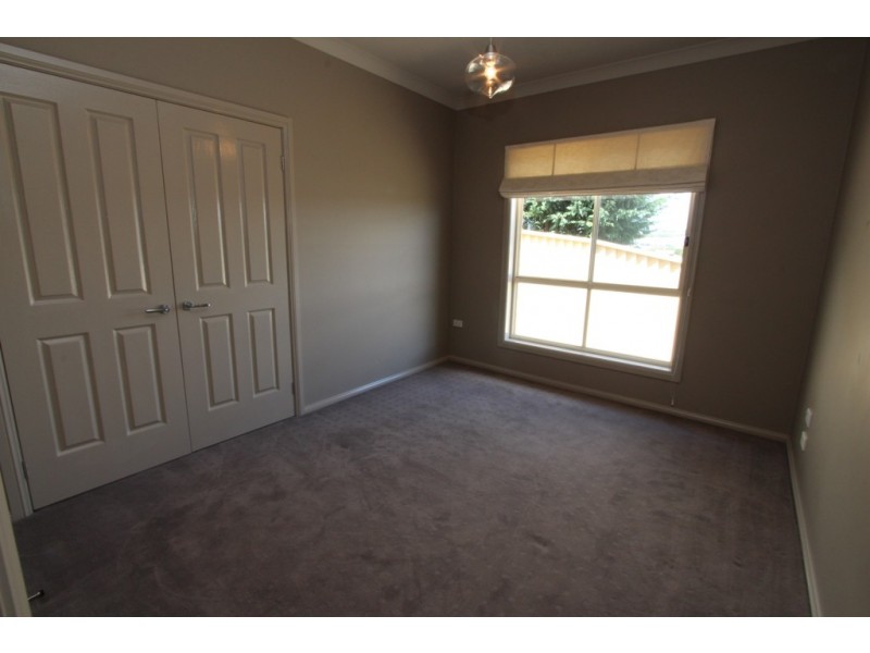 7 Shackleton Place, Bathurst NSW 2795