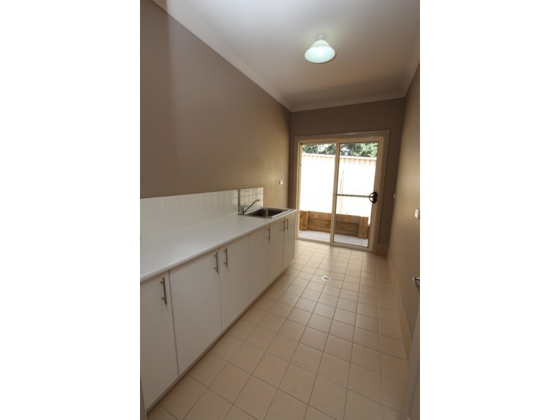 7 Shackleton Place, Bathurst NSW 2795