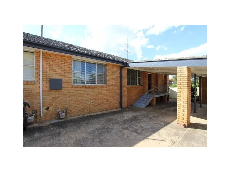 2/339 Howick St, Bathurst NSW 2795