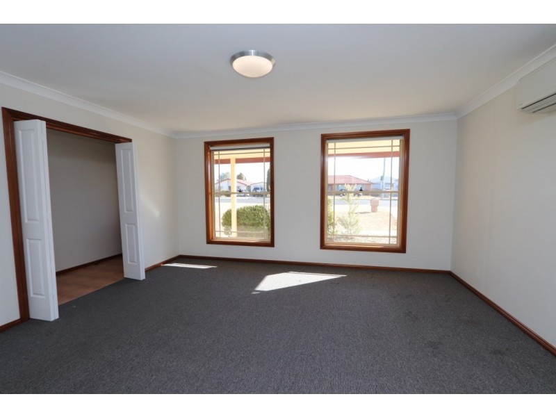 17 Locke St, Raglan NSW 2795