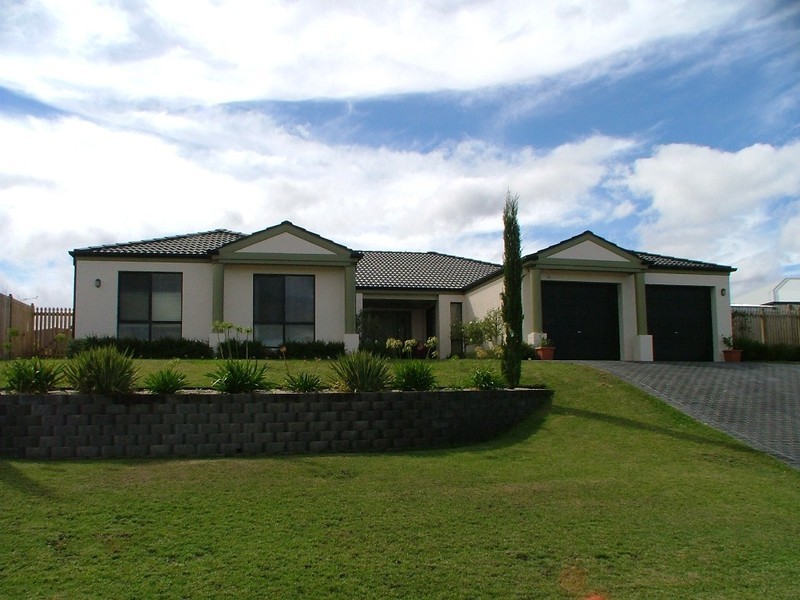 22 Country Way, Bathurst NSW 2795