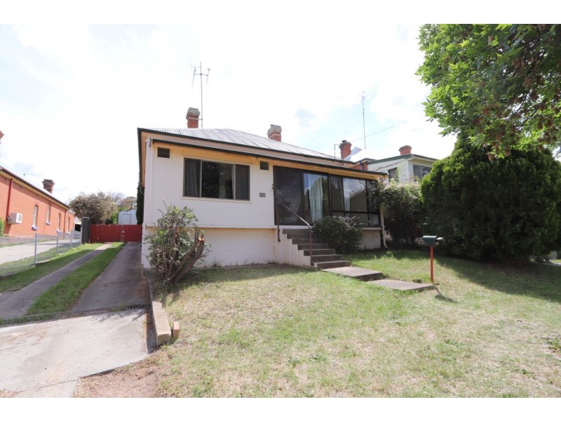 16 Brilliant Street, Bathurst NSW 2795