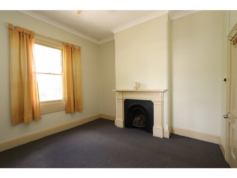 16 Brilliant Street, Bathurst NSW 2795