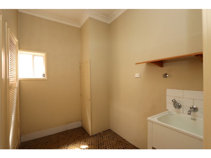 16 Brilliant Street, Bathurst NSW 2795