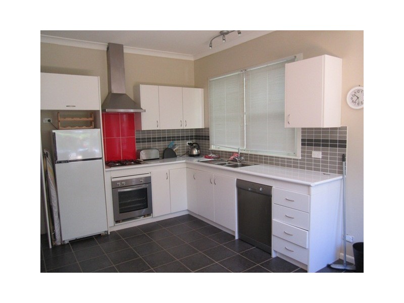 221 Peel St, Bathurst NSW 2795