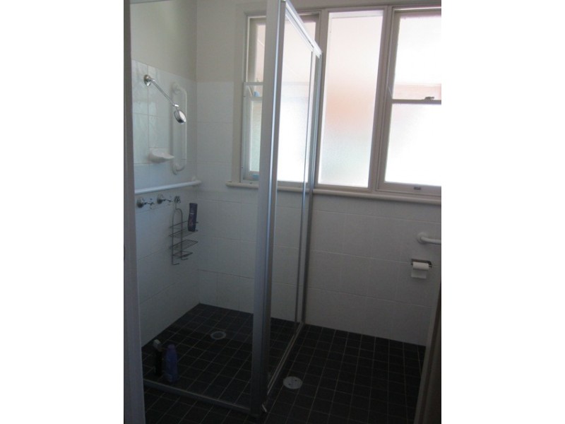 221 Peel St, Bathurst NSW 2795