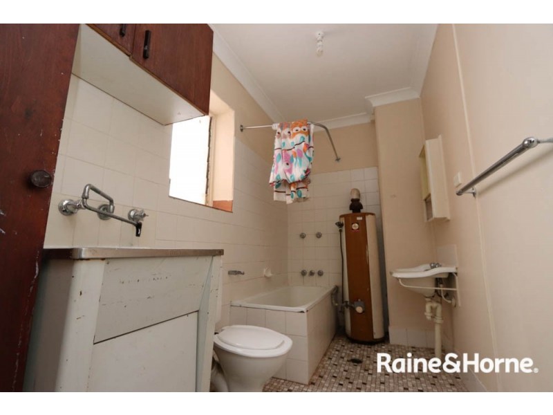 233 George St, Bathurst NSW 2795