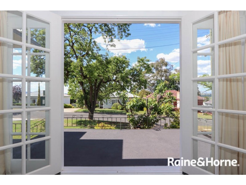 18 Annesley Street, Bathurst NSW 2795