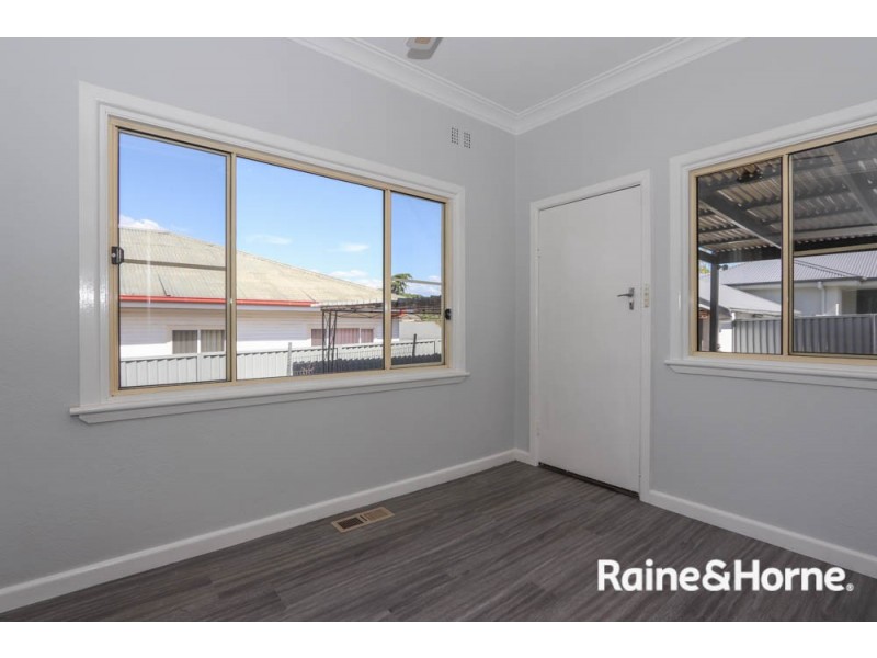 18 Annesley Street, Bathurst NSW 2795
