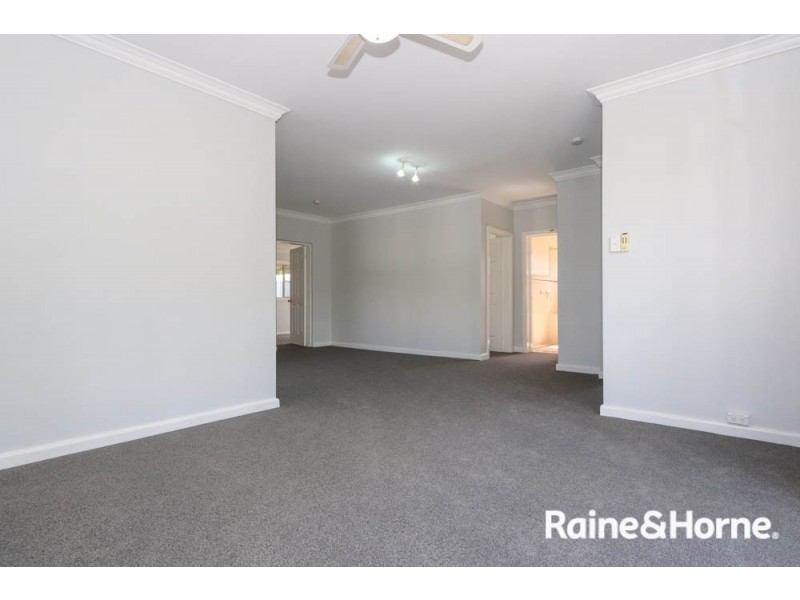 18 Annesley Street, Bathurst NSW 2795