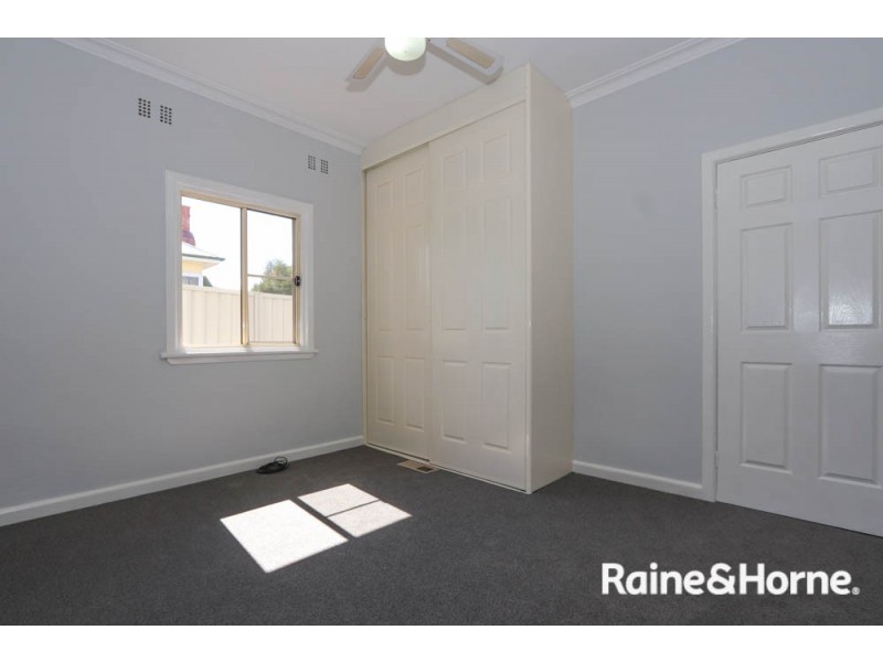 18 Annesley Street, Bathurst NSW 2795