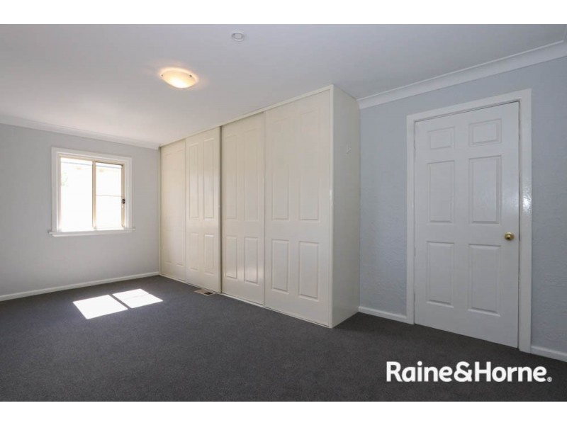 18 Annesley Street, Bathurst NSW 2795