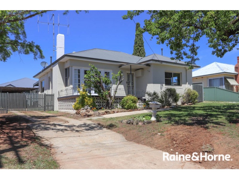 18 Annesley Street, Bathurst NSW 2795