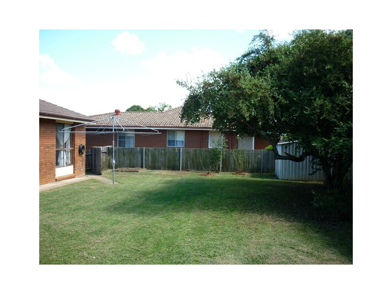 5 Bassett Drive, Bathurst NSW 2795