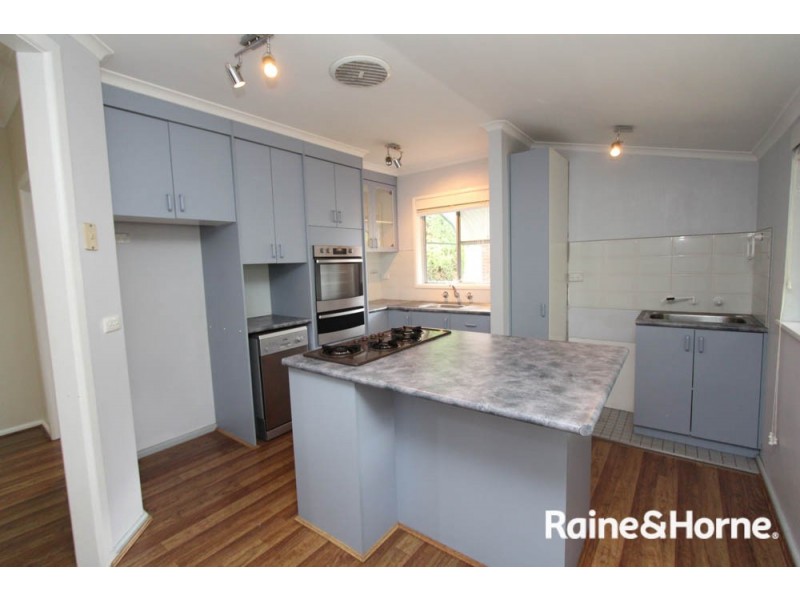 27 Vittoria St, Bathurst NSW 2795