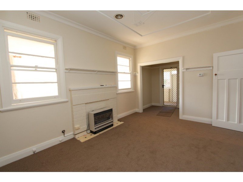 18 Morrisset Street, Bathurst NSW 2795