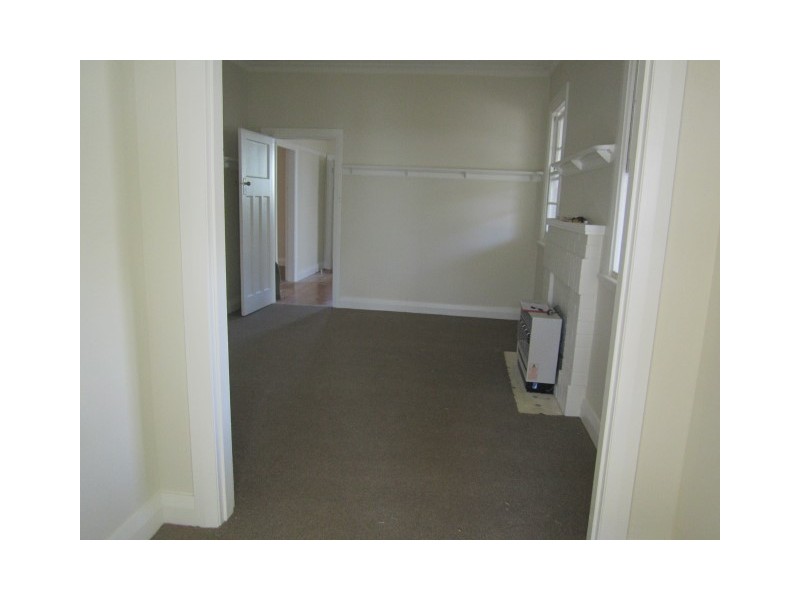 18 Morrisset Street, Bathurst NSW 2795