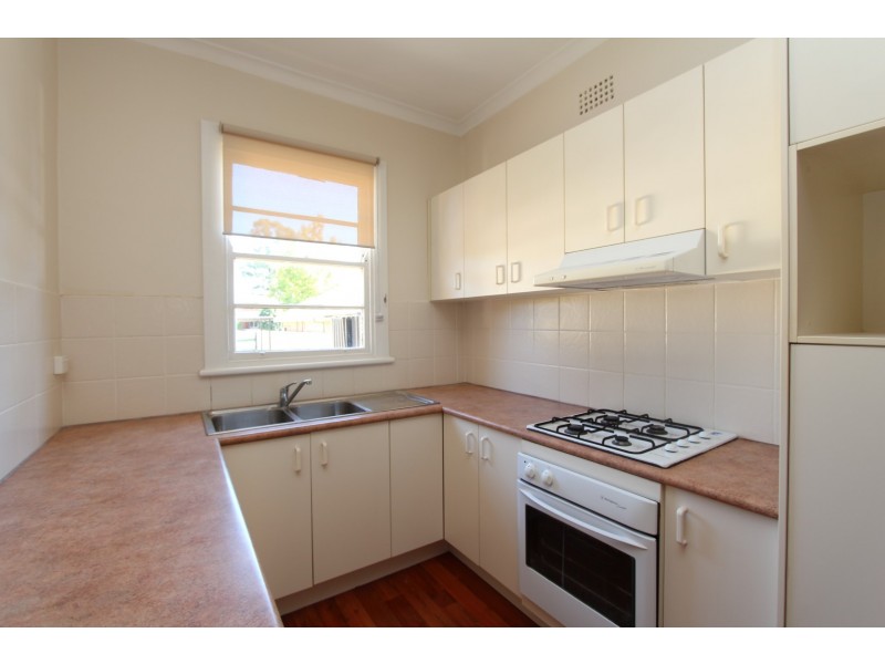 18 Morrisset Street, Bathurst NSW 2795