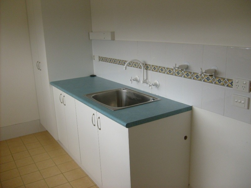 2 Honeysuckle Cl, Bathurst NSW 2795