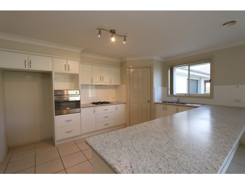 4 Freeman Circuit, Bathurst NSW 2795