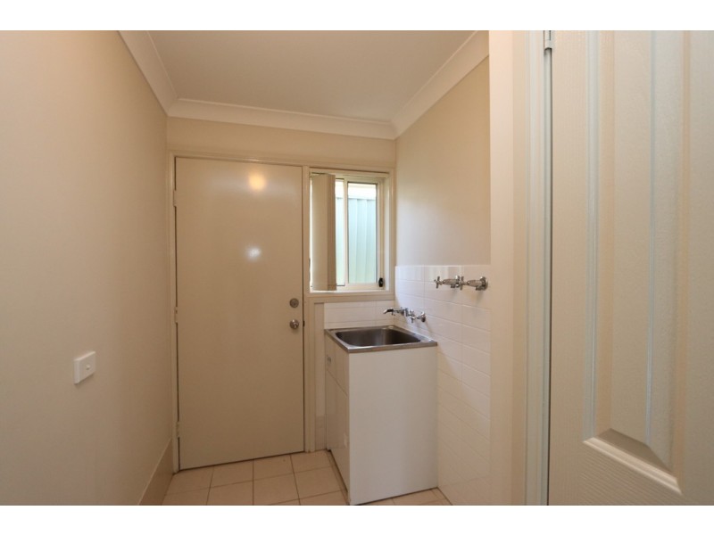 4 Freeman Circuit, Bathurst NSW 2795