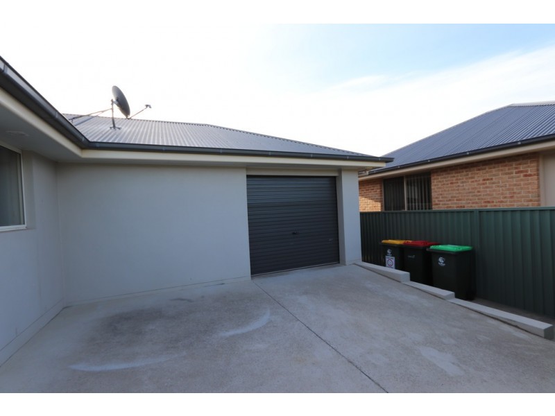 4 Freeman Circuit, Bathurst NSW 2795