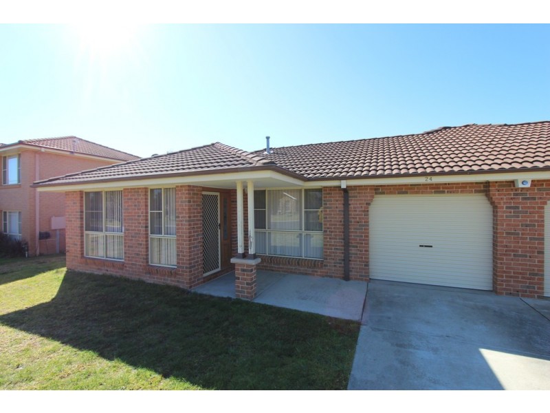 24 Dees Cl, Bathurst NSW 2795