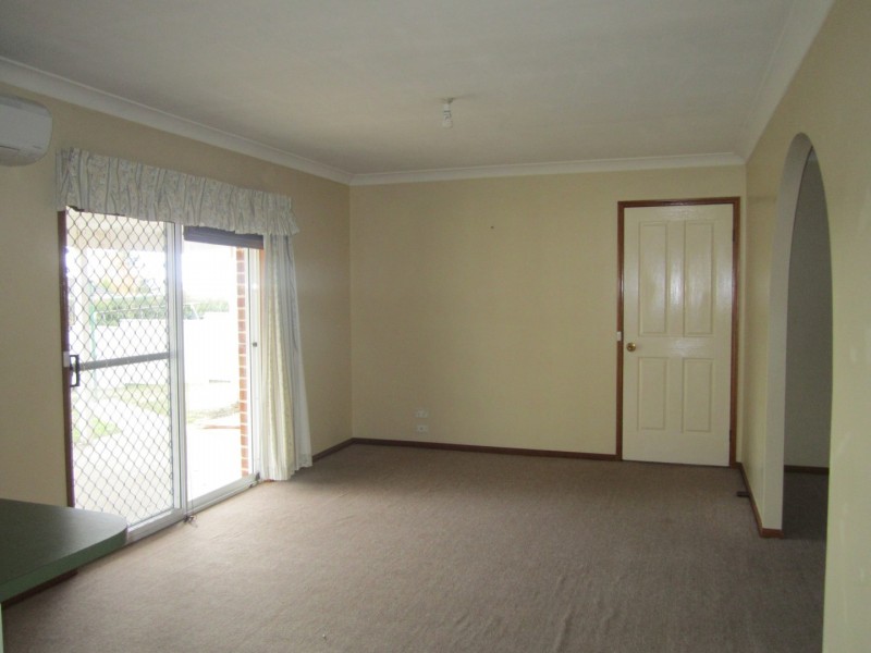 6 Finley Close, Bathurst NSW 2795