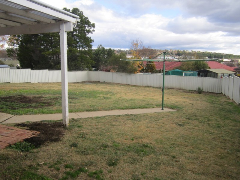 6 Finley Close, Bathurst NSW 2795