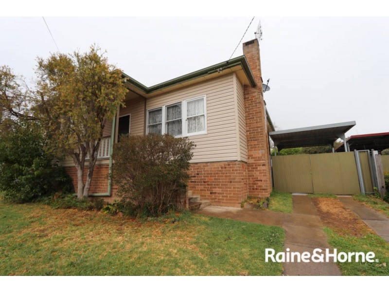 8 McKenzie Place, Bathurst NSW 2795
