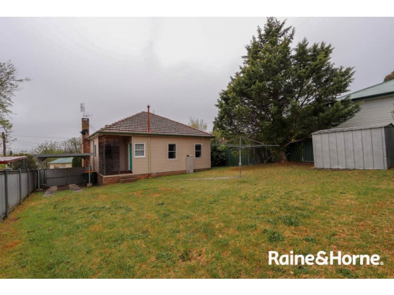 8 McKenzie Place, Bathurst NSW 2795