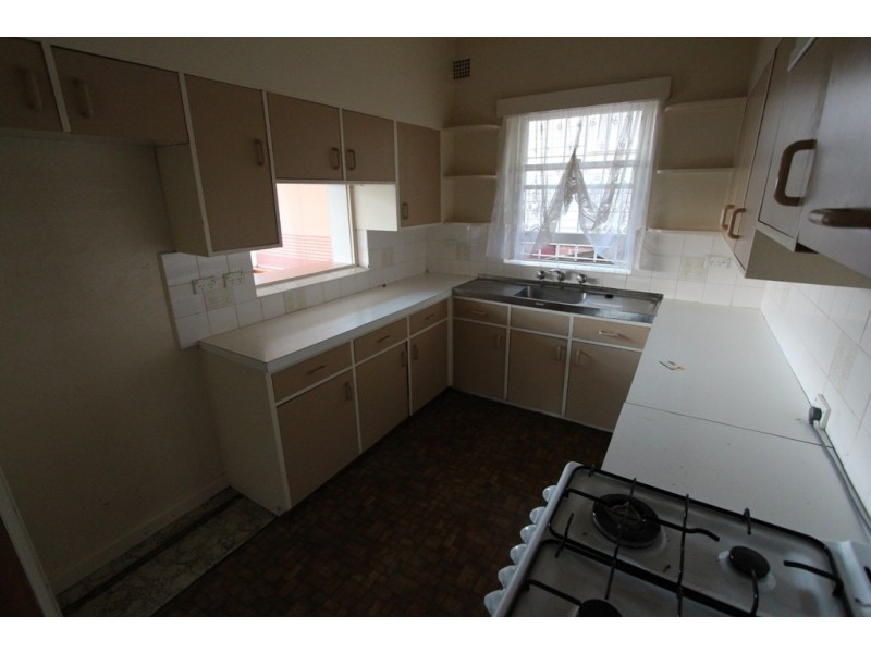 170 Mitre Street, Bathurst NSW 2795