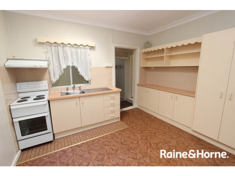 36 Rankin Street, Bathurst NSW 2795