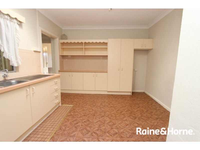 36 Rankin Street, Bathurst NSW 2795