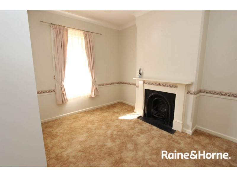 36 Rankin Street, Bathurst NSW 2795